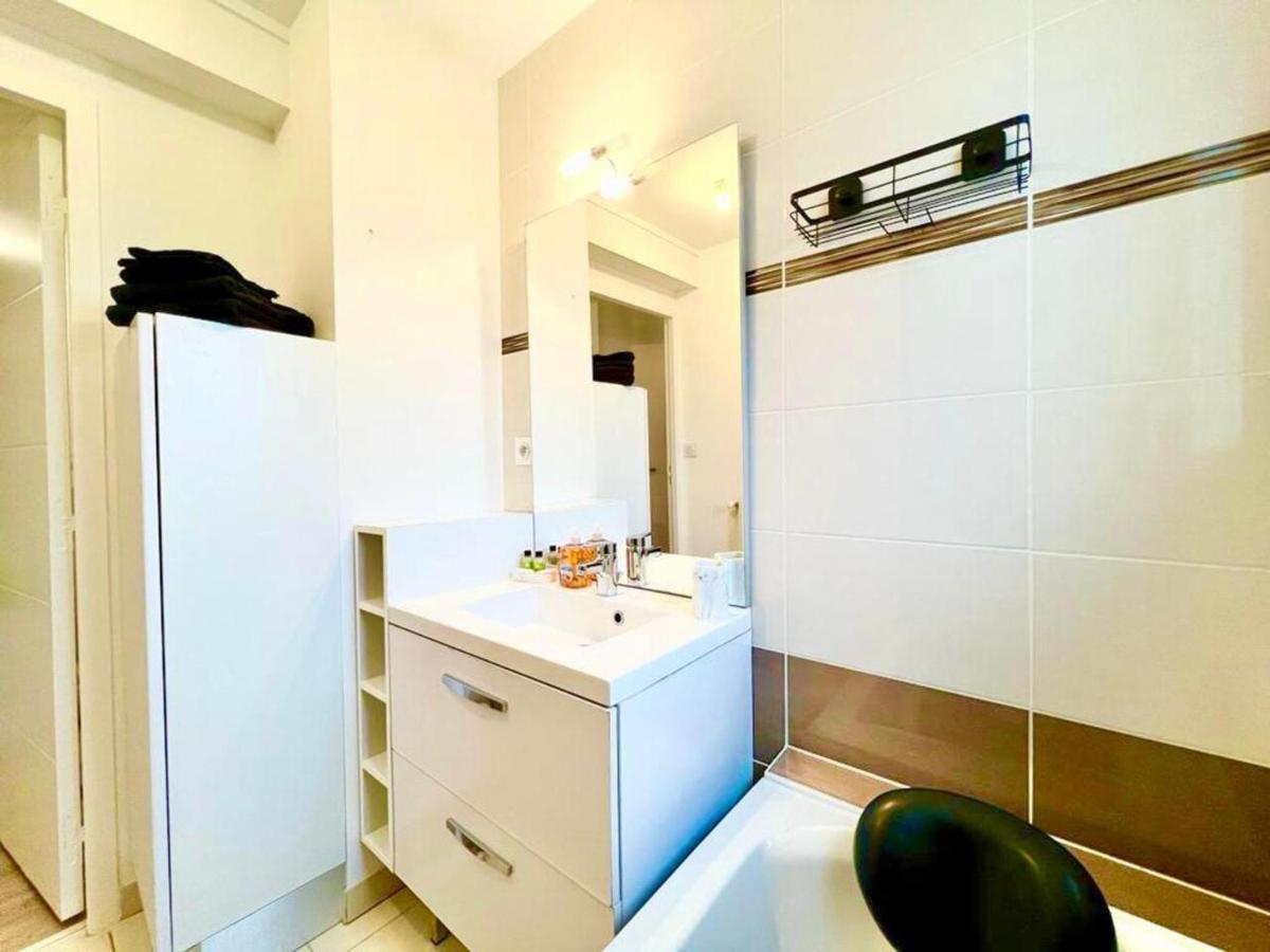 Apartament L'Atelier Chic - Wifi Fibre - Parking Privee - Balcon - Netflix Lanester Zewnętrze zdjęcie