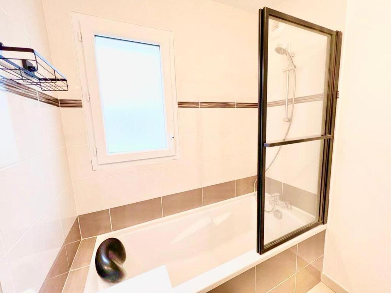 Apartament L'Atelier Chic - Wifi Fibre - Parking Privee - Balcon - Netflix Lanester Zewnętrze zdjęcie
